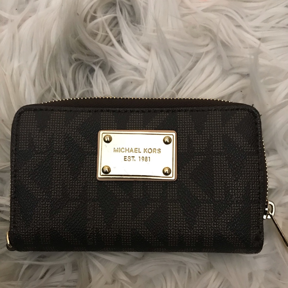 Michael kors wallet